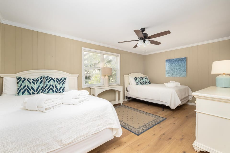 Palm Blvd 3906 - The Sunchaser House in Isle of Palms