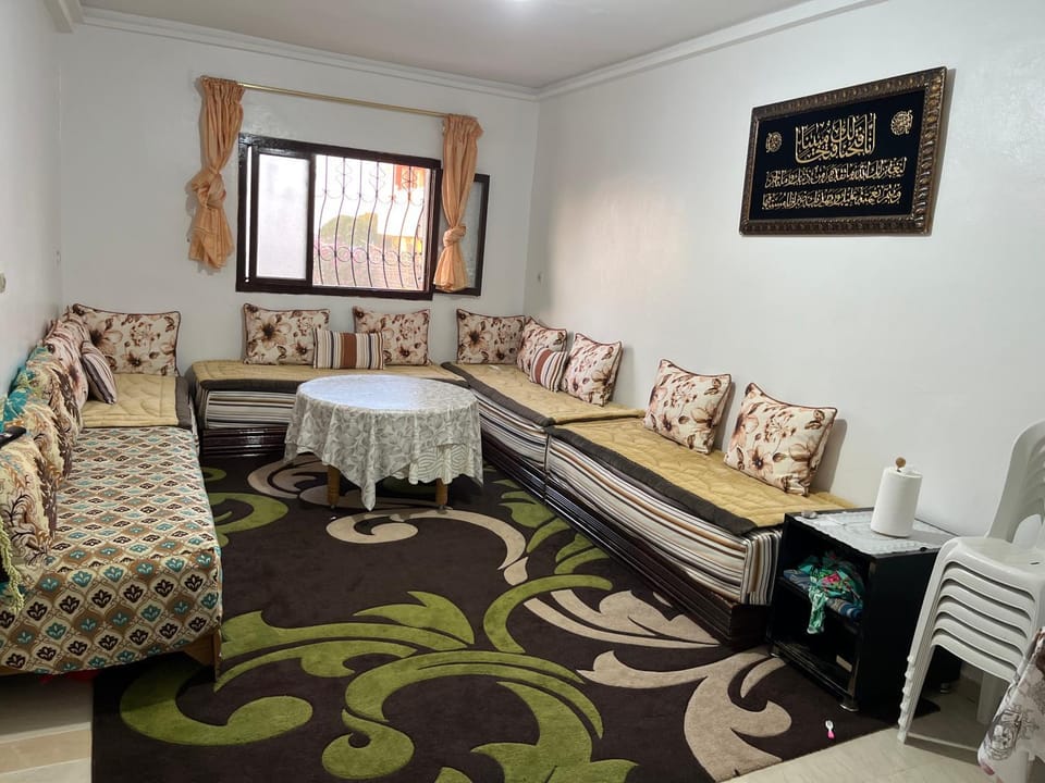 Bel appartement spacieux de 100m avec cour Apartment in Tangier-Tétouan-Al Hoceima