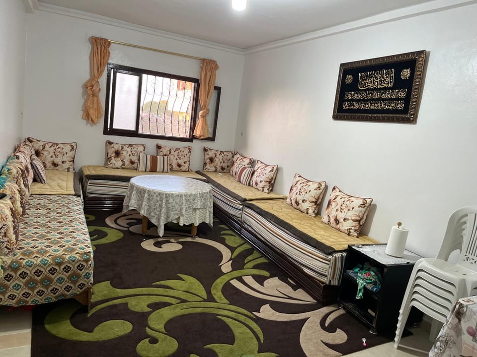 Bel appartement spacieux de 100m avec cour Apartment in Tangier-Tétouan-Al Hoceima
