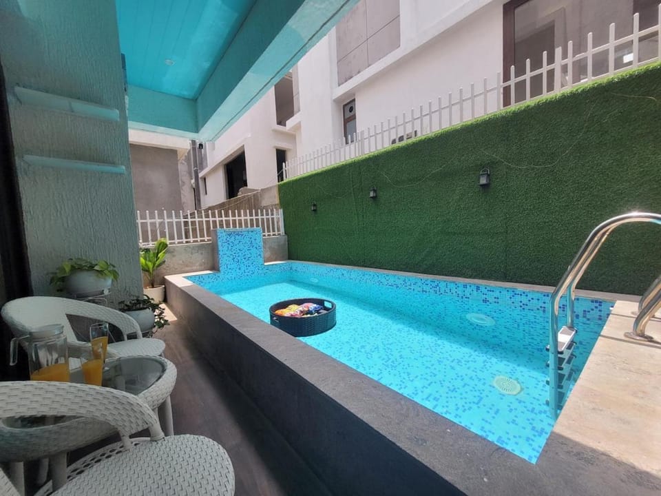 Pool view, Swimming pool