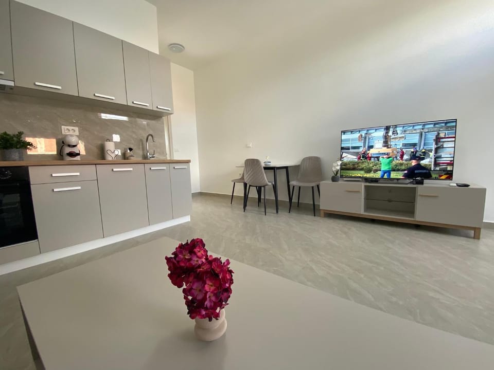 TV and multimedia, Kitchen or kitchenette