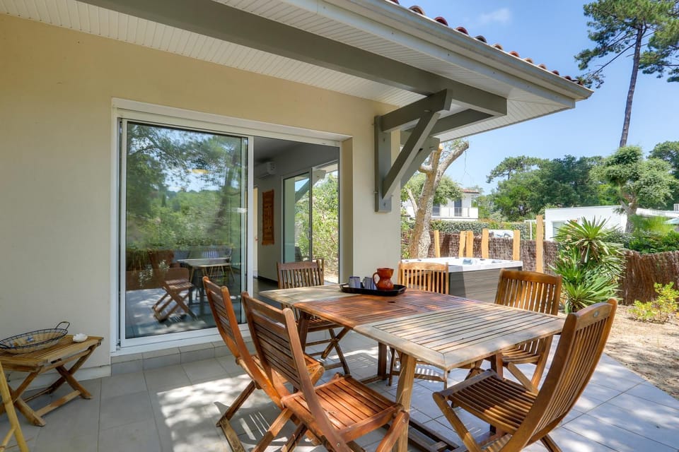 Maison 6 personnes climatisée, Jaccuzzi, à 5 m des plages et du port Villa in Capbreton