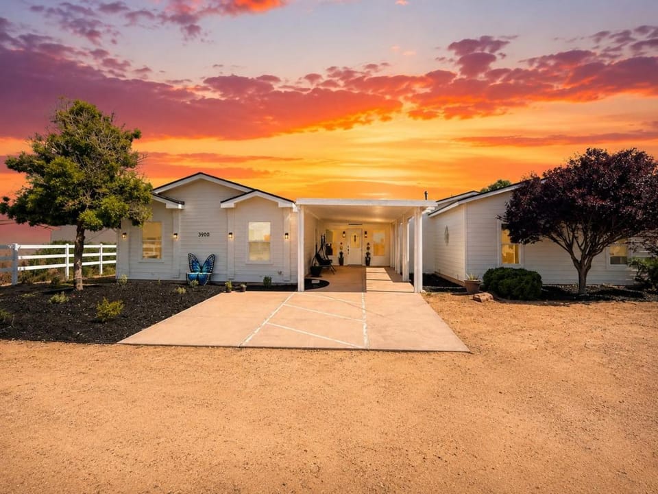 Stay Near Sedona 8BR Group Retreat House in Cottonwood