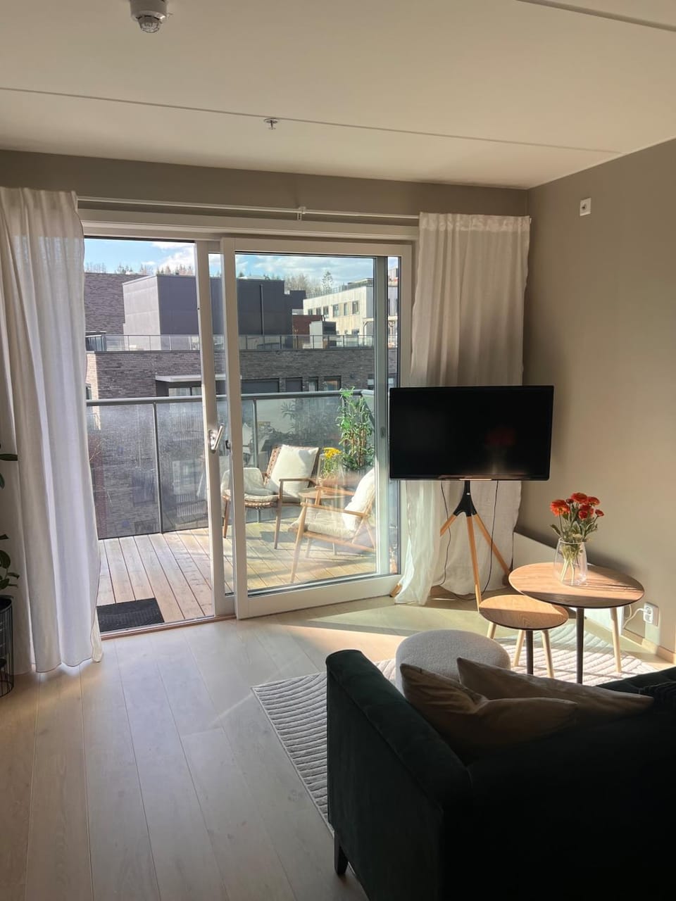 Bright, stylish apartment with a sunny balcony close to nature Apartment in Oslo