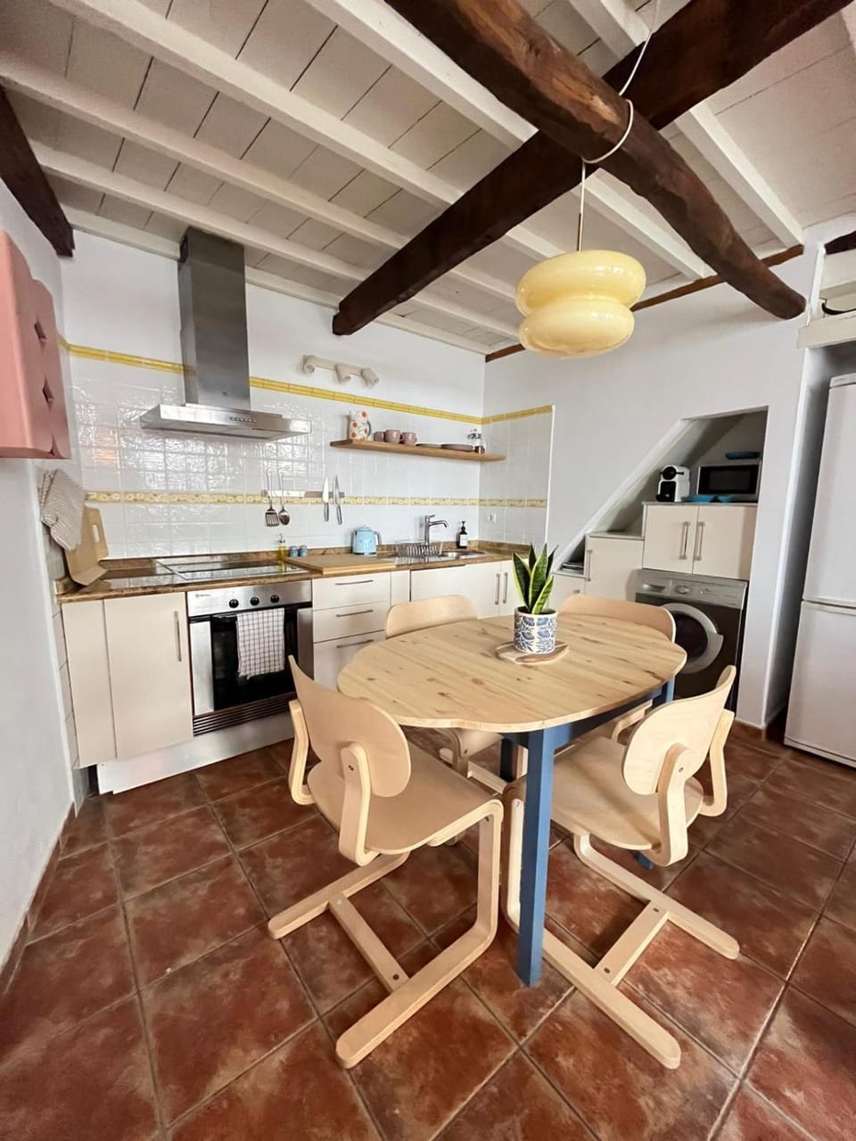 Kitchen or kitchenette, Dining area, dishwasher, oven, stove