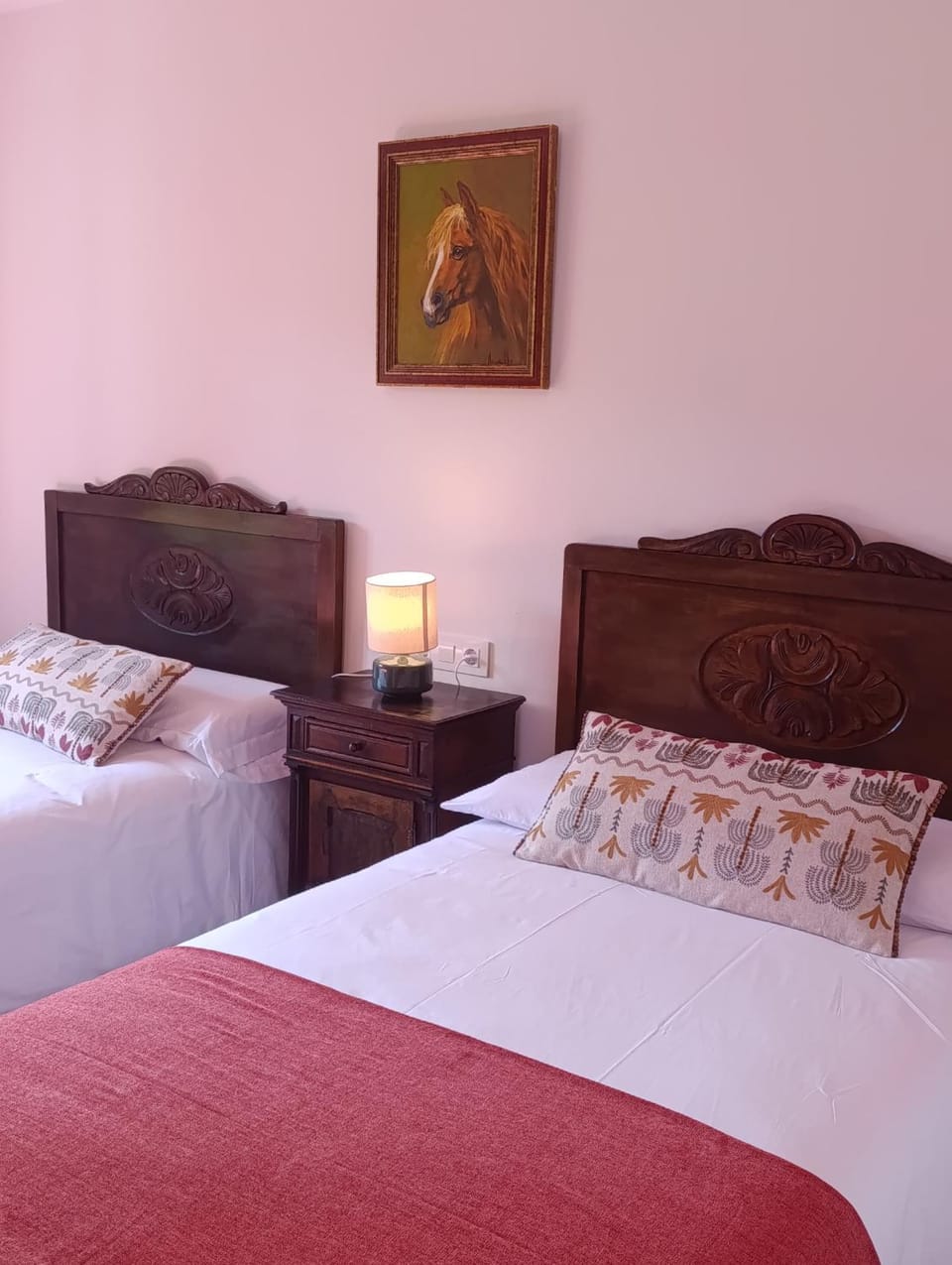 Bed, Photo of the whole room, Bedroom, storage, storage, storage