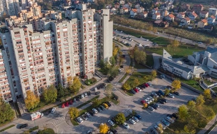 Obsidian Residence 2 - Modern Apartment near airport with free parking Apartment in Sarajevo