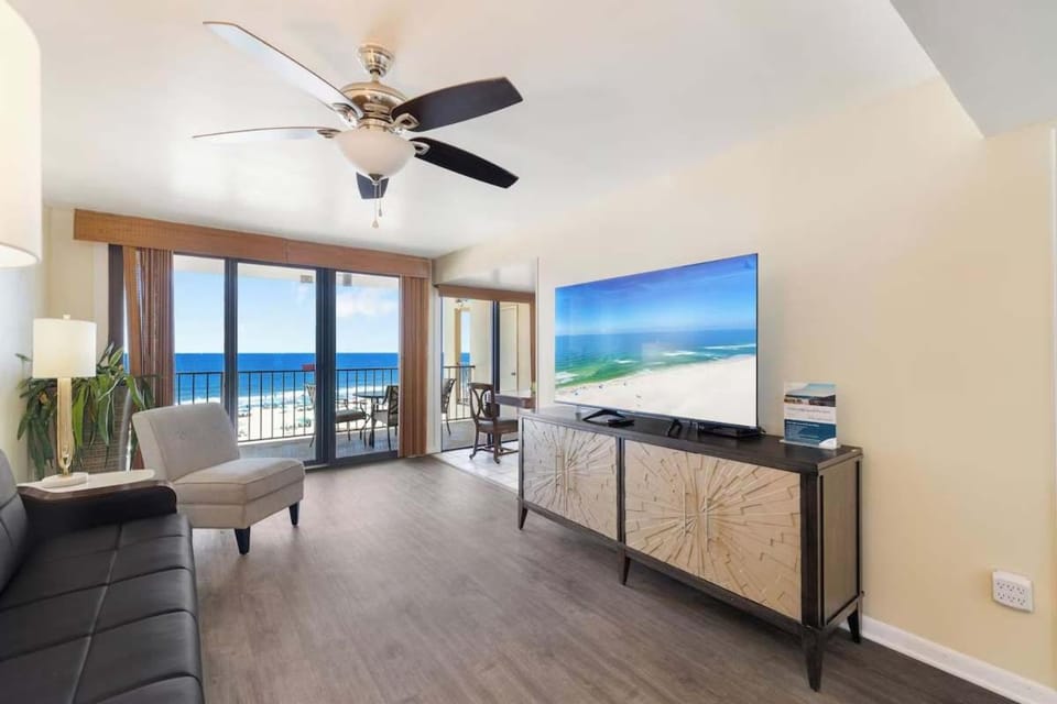Beachfront Paradise at Phoenix II 2046 House in Orange Beach