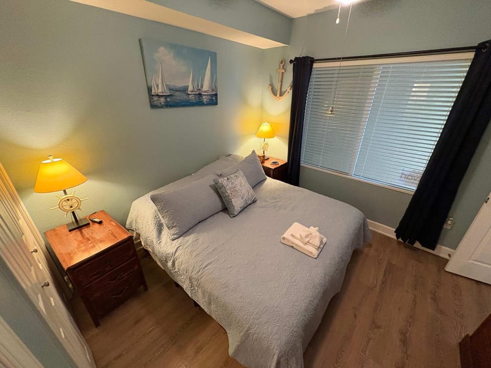 Oceanfront Condo with Shared Pool Hot Tub & Gym House in Panama City Beach
