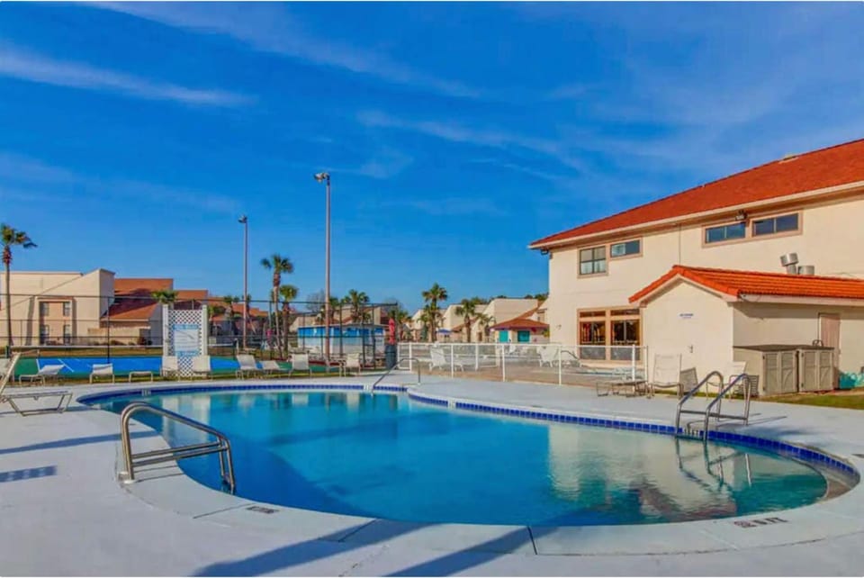 Beach Access with Private Patio Apartment in Panama City Beach
