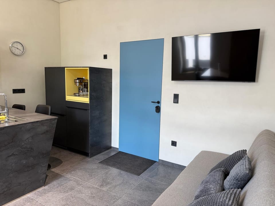 Kitchen or kitchenette, Living room, kitchen