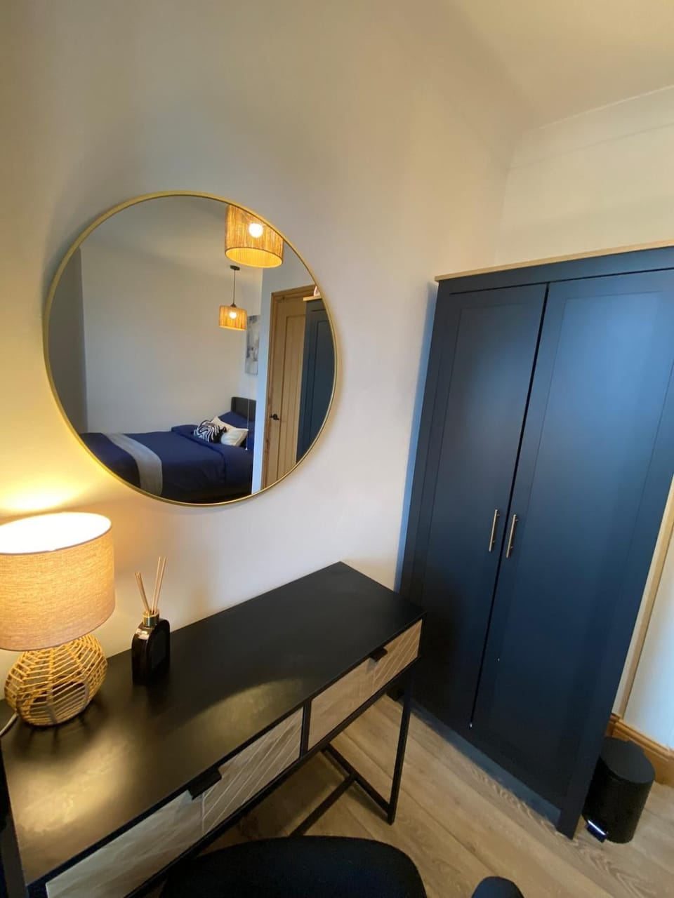 Modern 2 Bedroom City House - Free Parking Apartment in Swansea