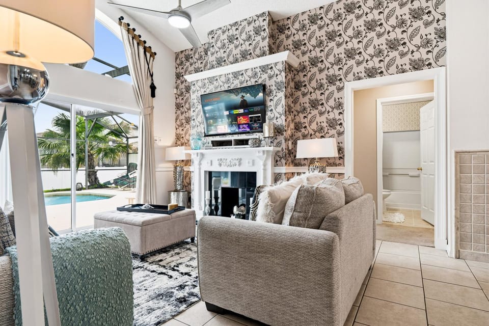 TV and multimedia, Living room, Seating area