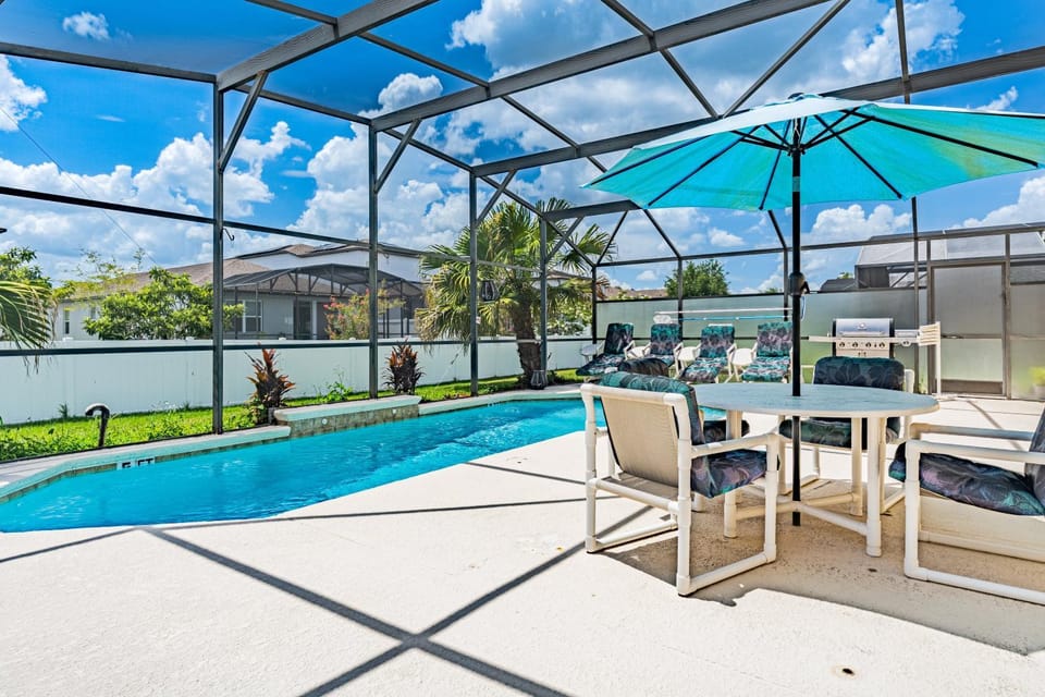 Patio, Balcony/Terrace, Swimming pool, Swimming pool, sunbed