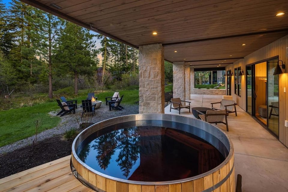 Chalet Grace House in Ronald