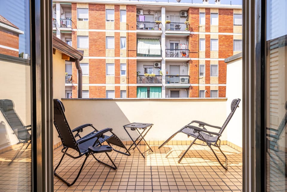 Balcony/Terrace, sunbed