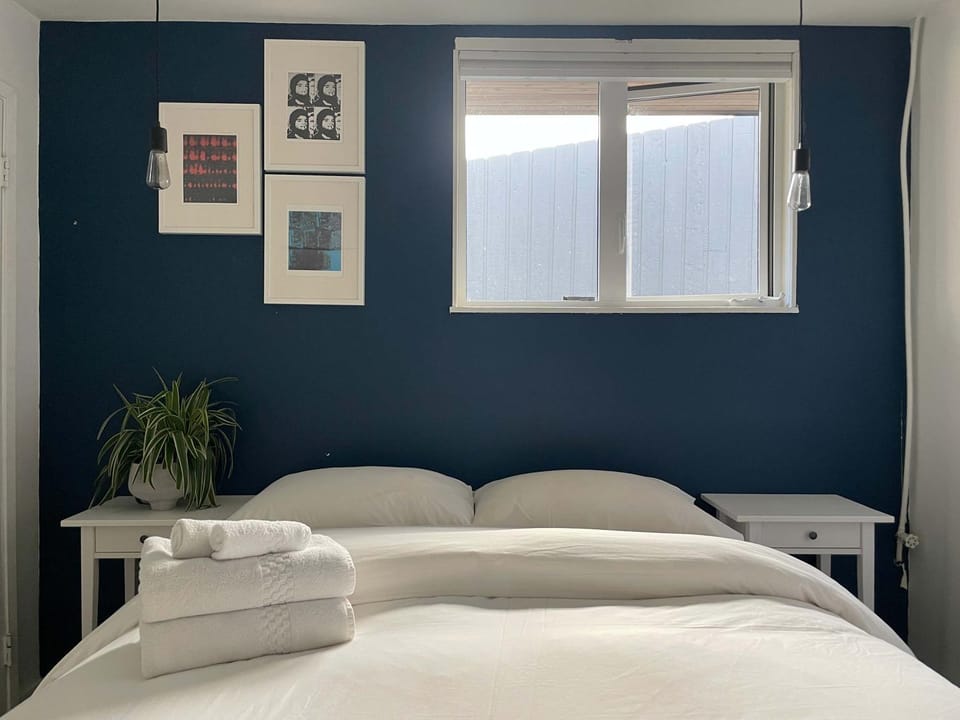 1-Bedroom Apartment House in North Vancouver