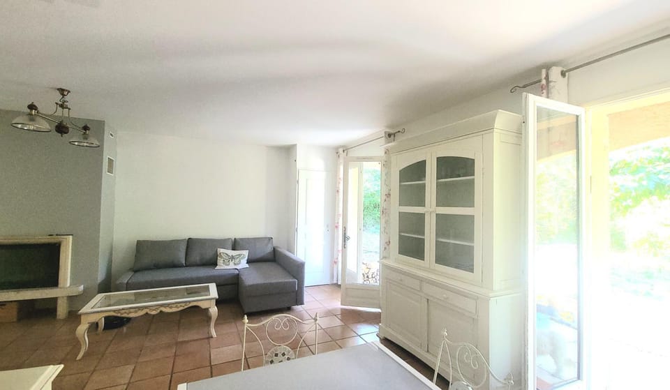 Living room, Seating area, fireplace