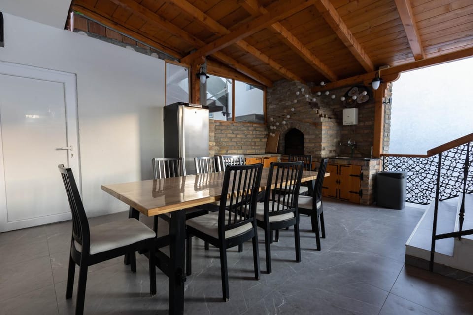 BBQ facilities, Balcony/Terrace, Kitchen or kitchenette, Seating area, Dining area