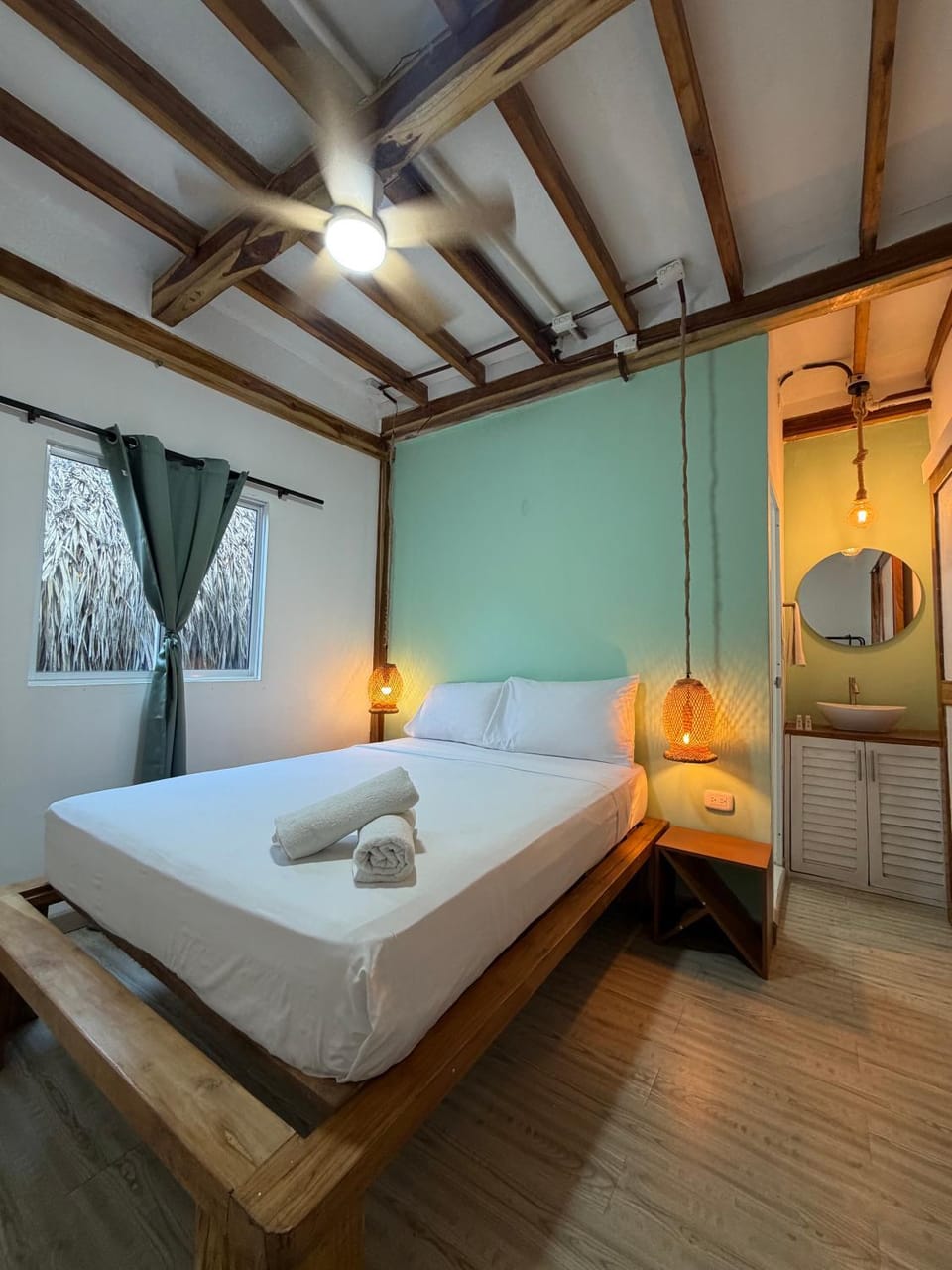 Bed, Photo of the whole room, Bedroom, fireplace, towels
