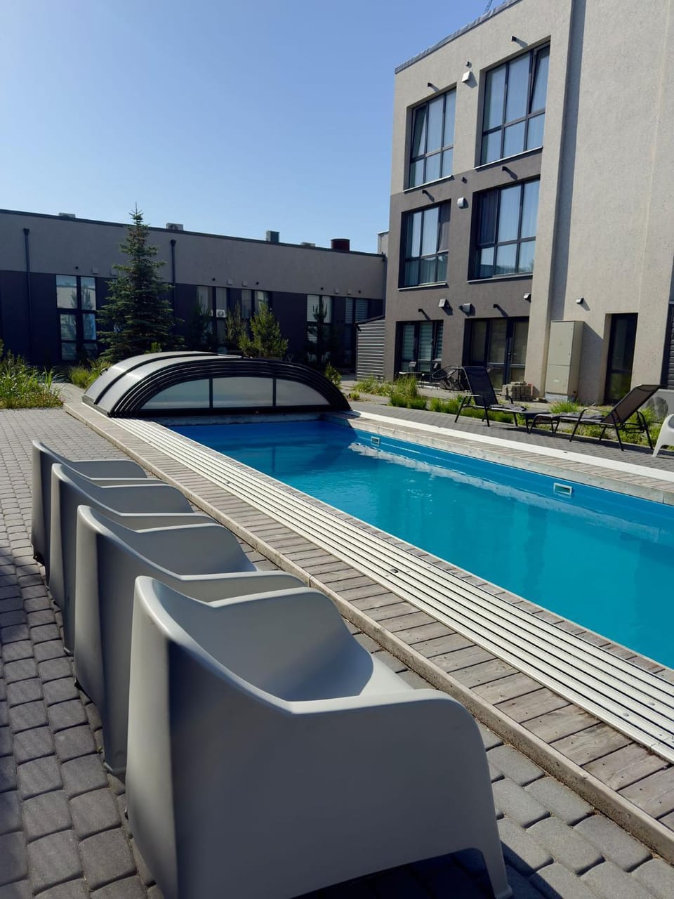 Swimming pool