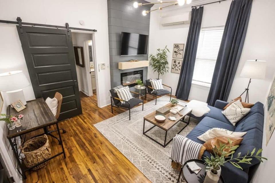 Modern Cajun Stay 1BR Near Festivals & Food Apartment in Lafayette