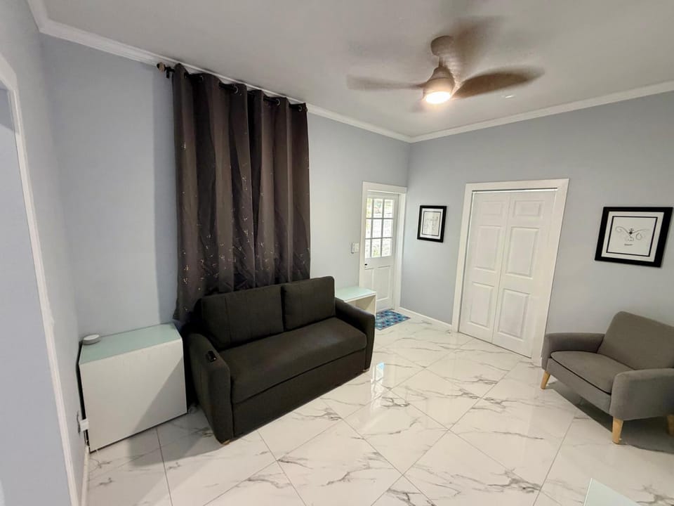 On-site shops, Living room