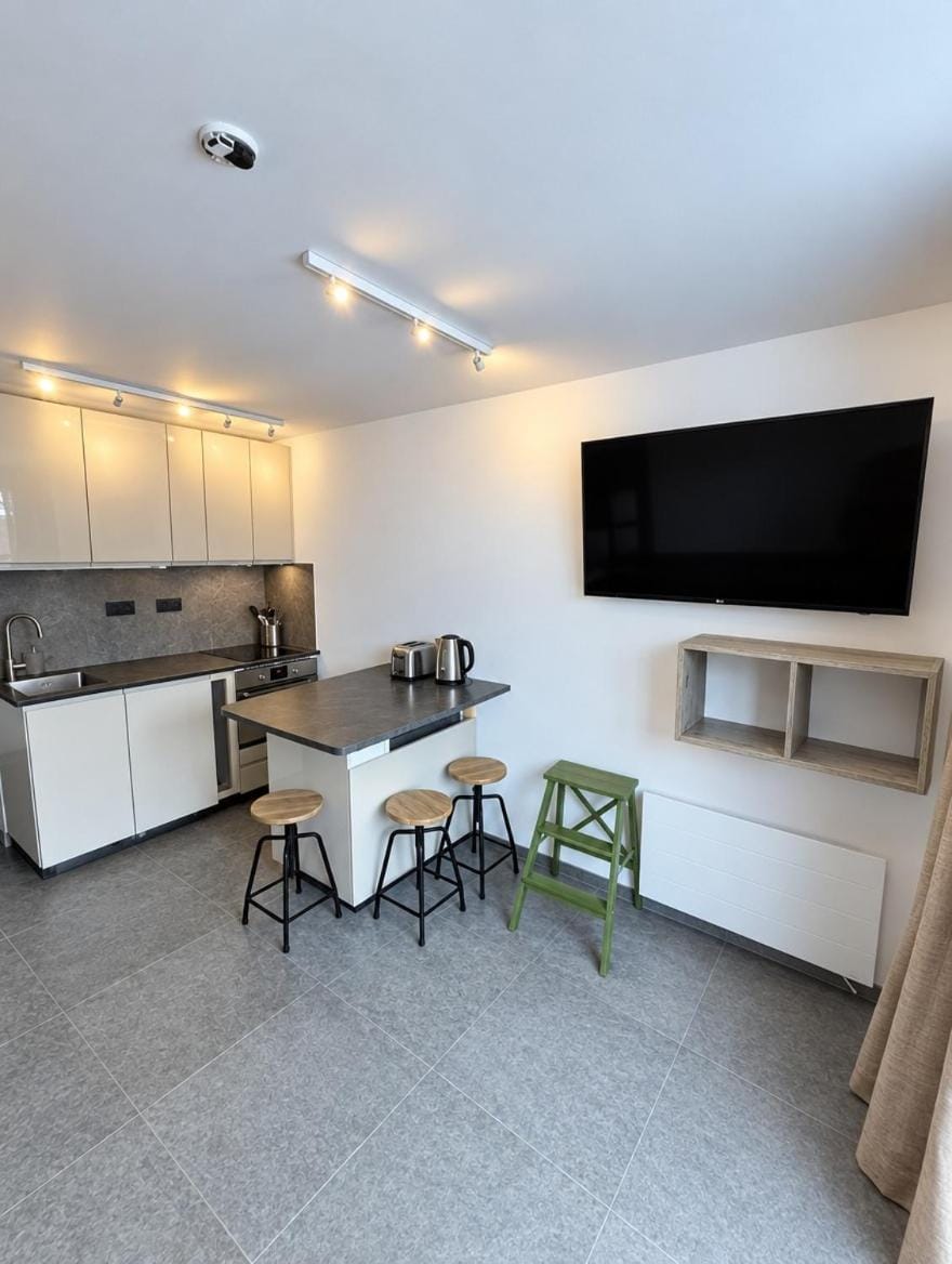 AL-208 Val Thorens - Ski InOut - 4 Beds Flat Apartment in Les Allues