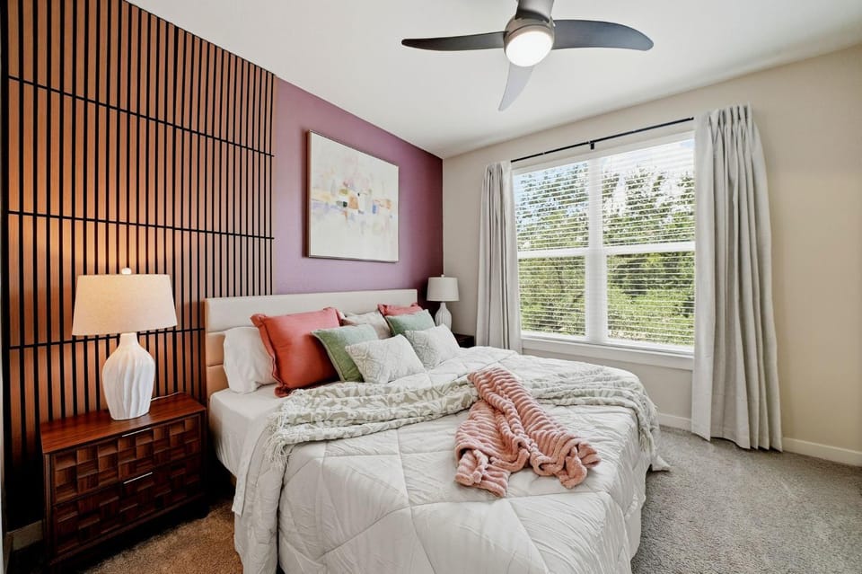 Modern 2BR w Pool Pet-Friendly Unit #23 Apartment in Tampa