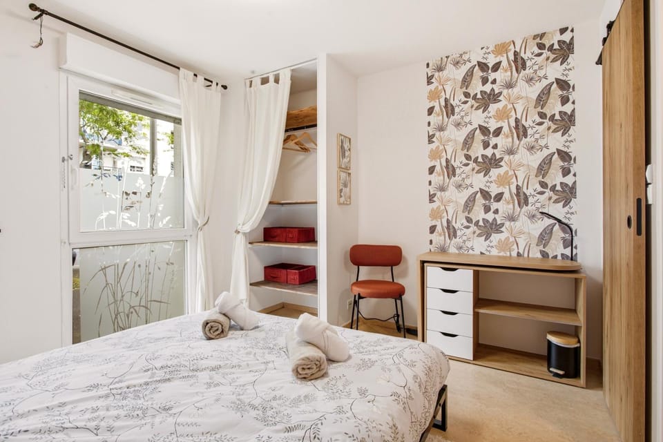Bed, Photo of the whole room, Bedroom, towels, wardrobe