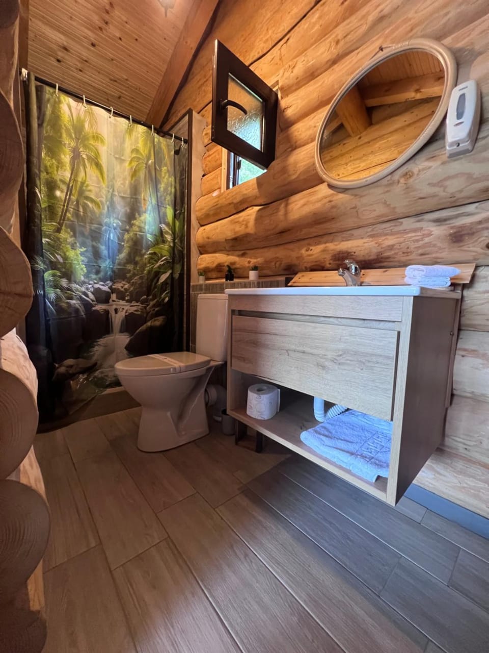 Cabanutele M&V INFINIT Nature lodge in Romania
