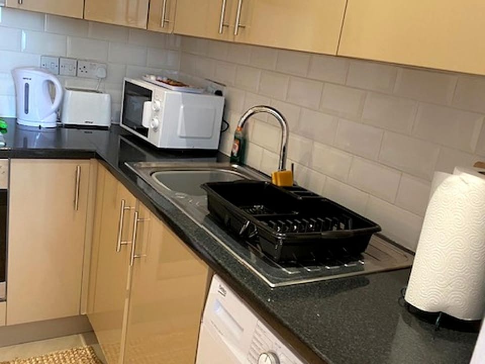 1Bedroom Ground floor Flat London, Short and Long Stay Apartment in London Borough of Croydon