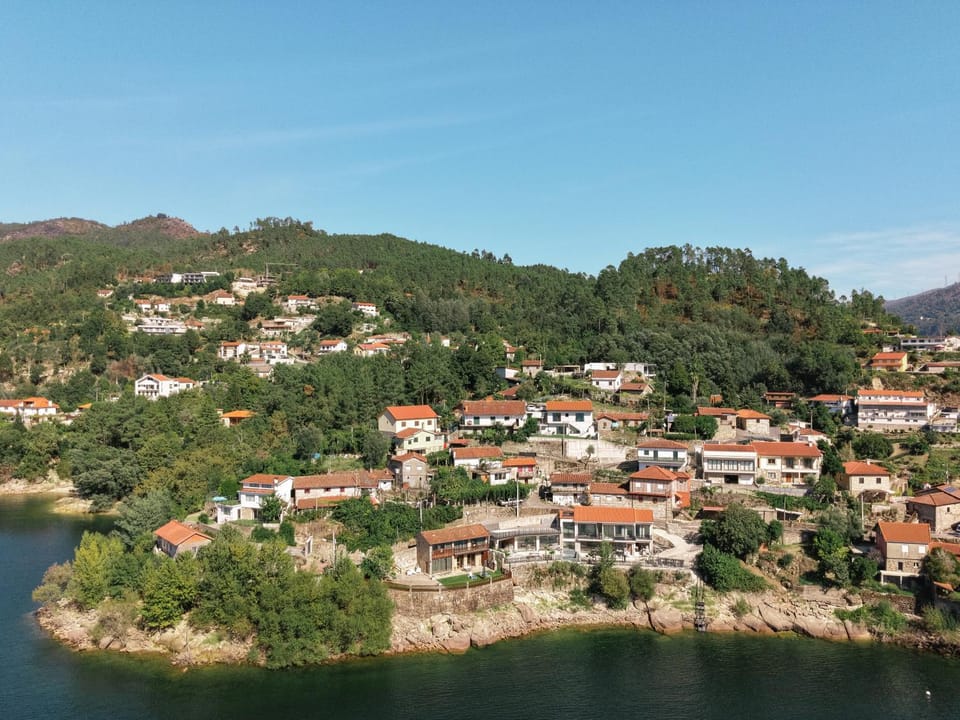 View (from property/room), Lake view, Mountain view, River view