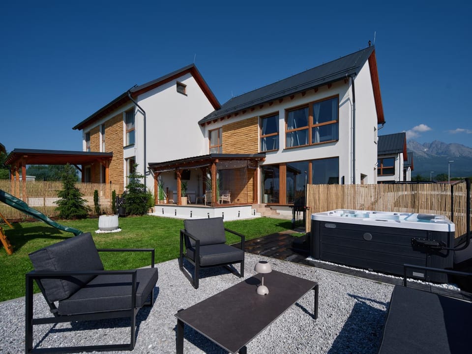 Property building, Garden