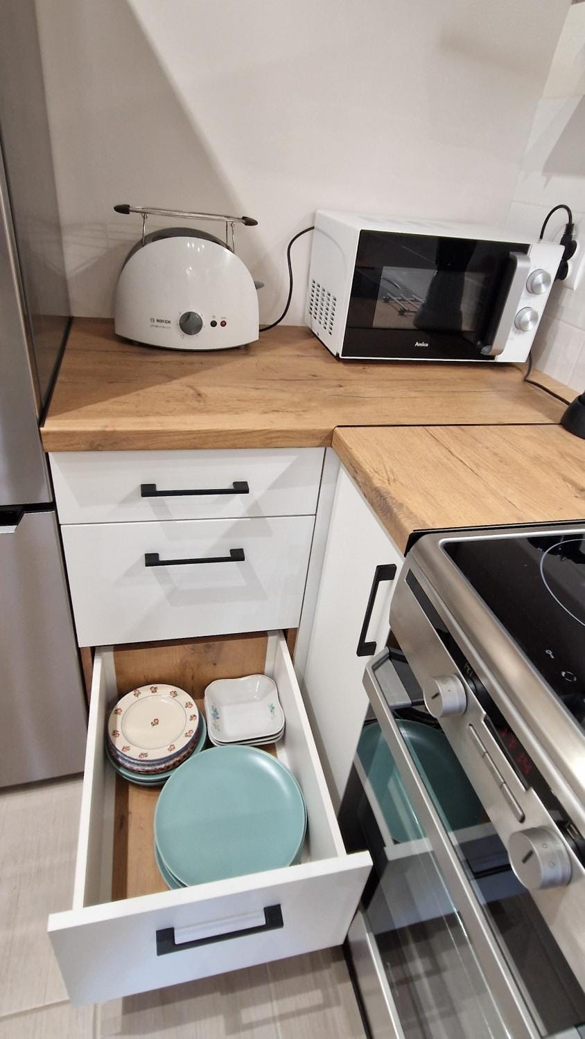 microwave, kitchen