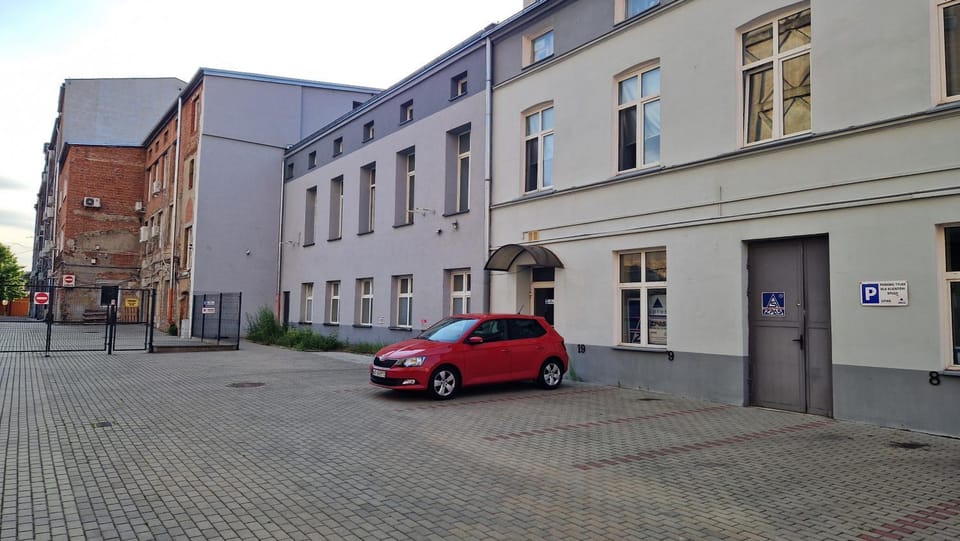 Property building, View (from property/room), Inner courtyard view, Parking