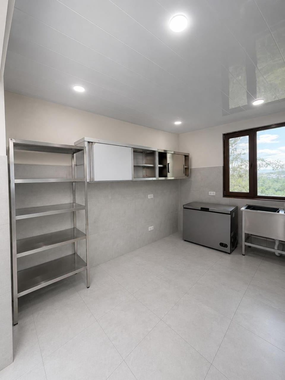 Kitchen or kitchenette, Communal kitchen