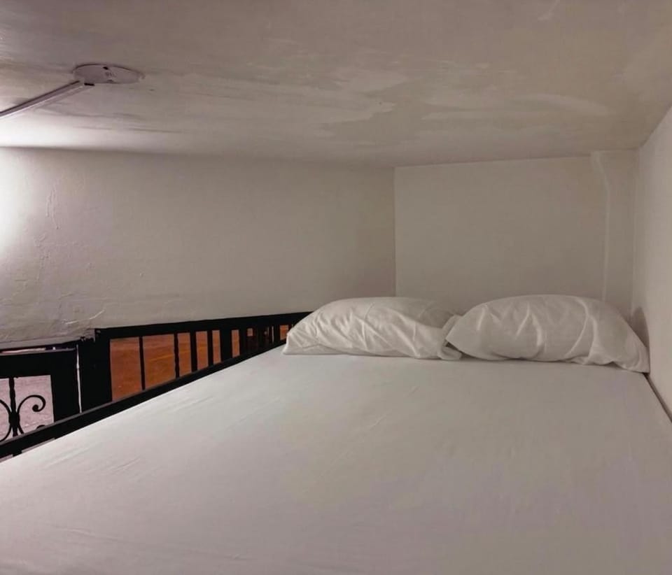 aparta estudio pequeño Capsule hotel in Envigado