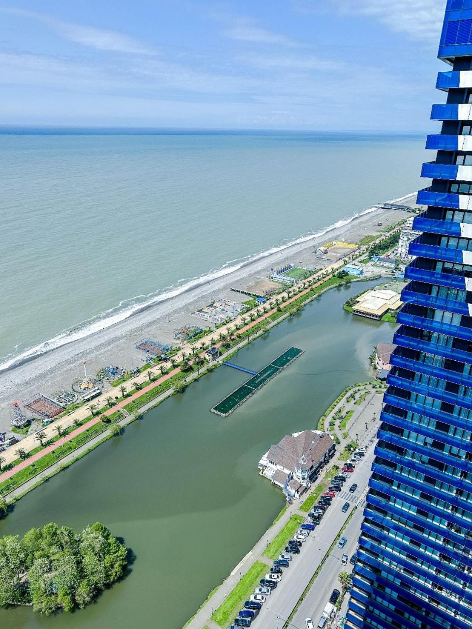 Property building, Neighbourhood, Bird's eye view, City view, River view