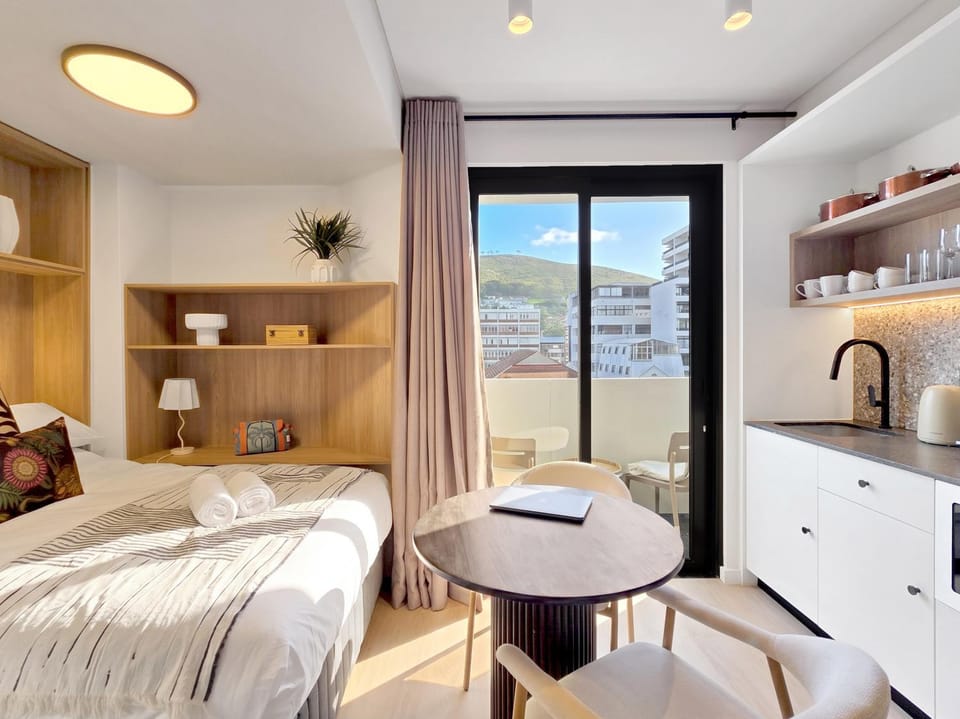 Quick Walk To CBD and Gardens Brand New Studio Apartment in Cape Town