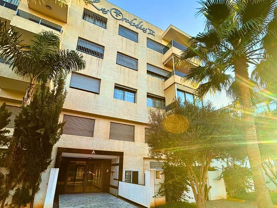 Orchid Garden Swimming Pool & Parking Apartment in Mohammedia