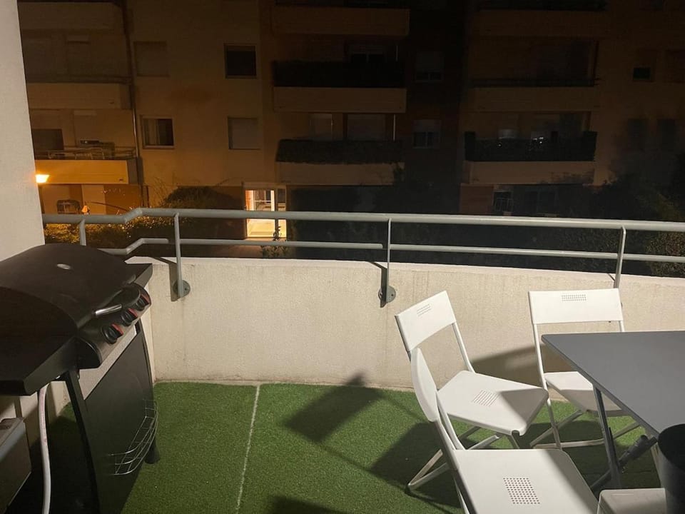 Secured residence apartment with swimming pool Apartment in Marseille