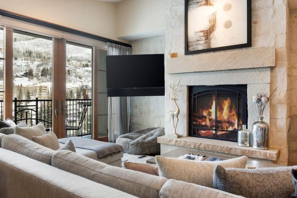 Luxury Ritz-Carlton Condo Ski-In Ski-Out Views House in Vail