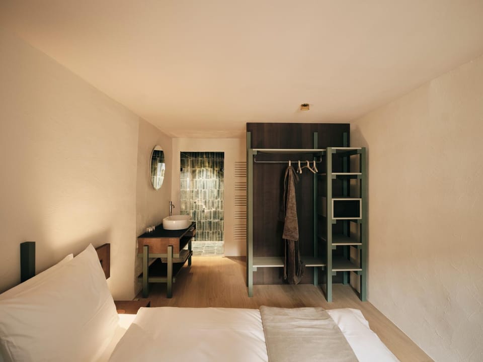 Shower, Bathroom, Bedroom