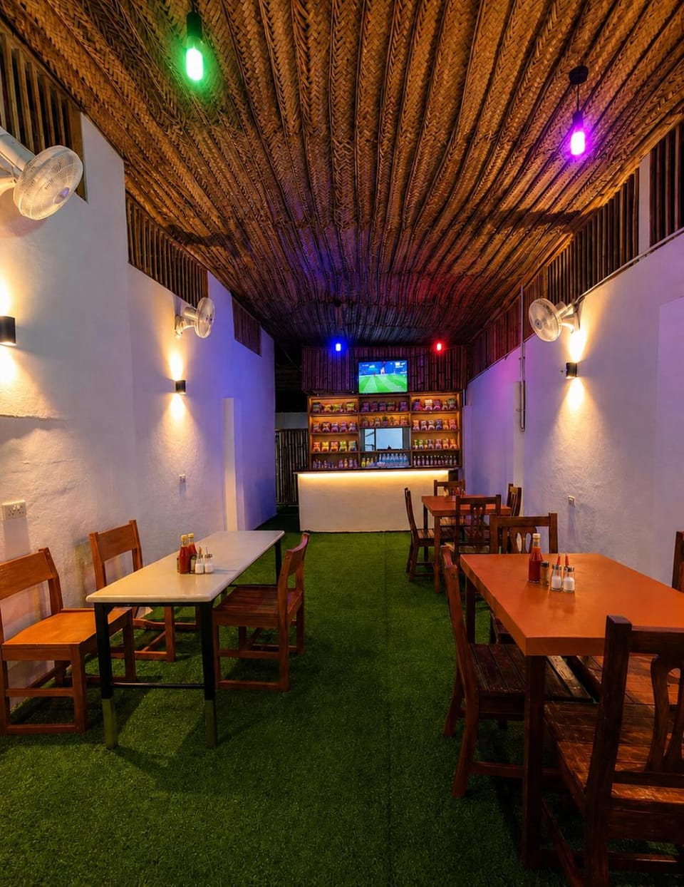 Restaurant/places to eat, Communal lounge/ TV room