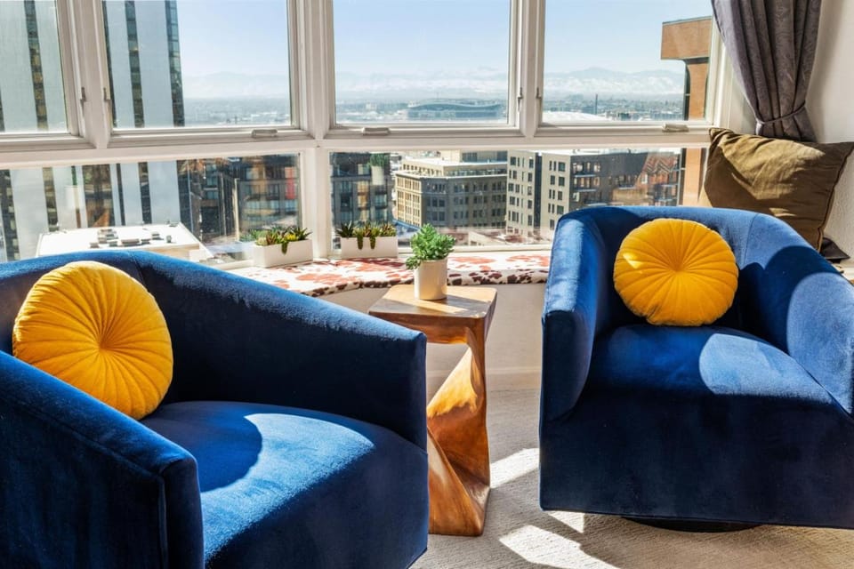 City Center Oasis Prime Location with Views House in LoDo