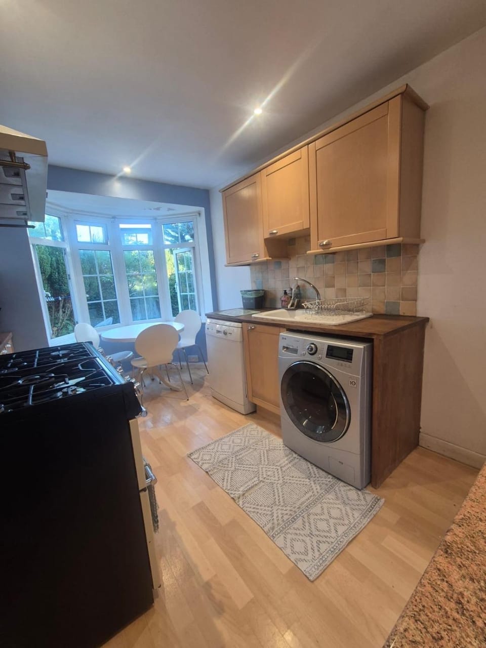 Two bedroom ground-floor private Garden plus free Parking House in Hove