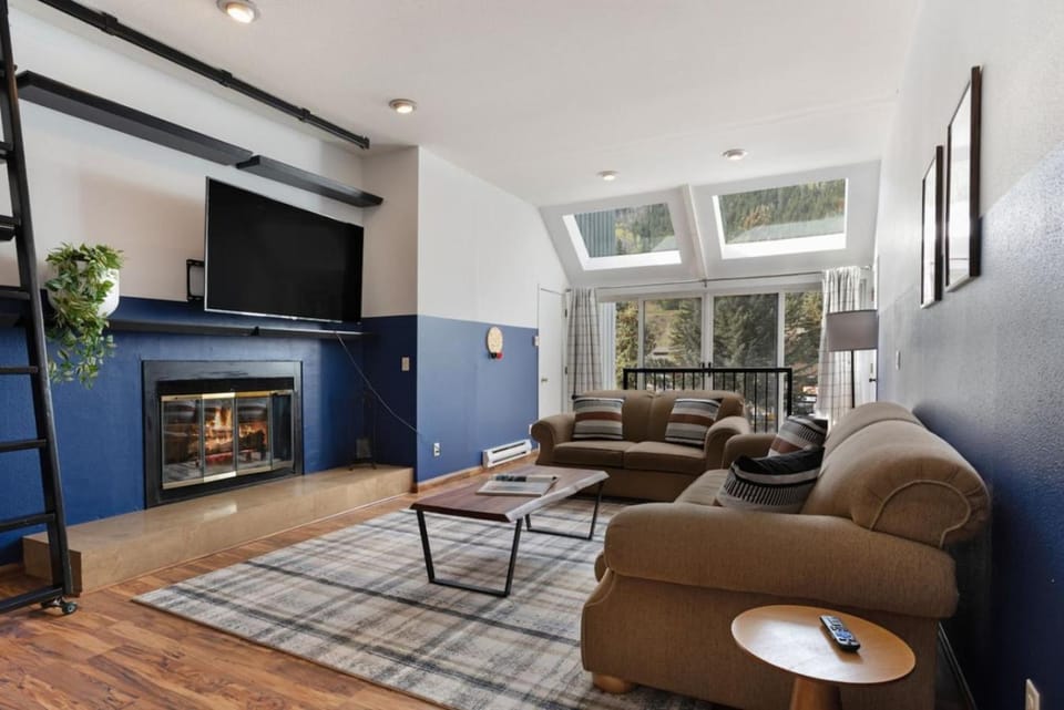 The Nest at Eagle Vail Near Beaver Creek Shuttle House in Avon