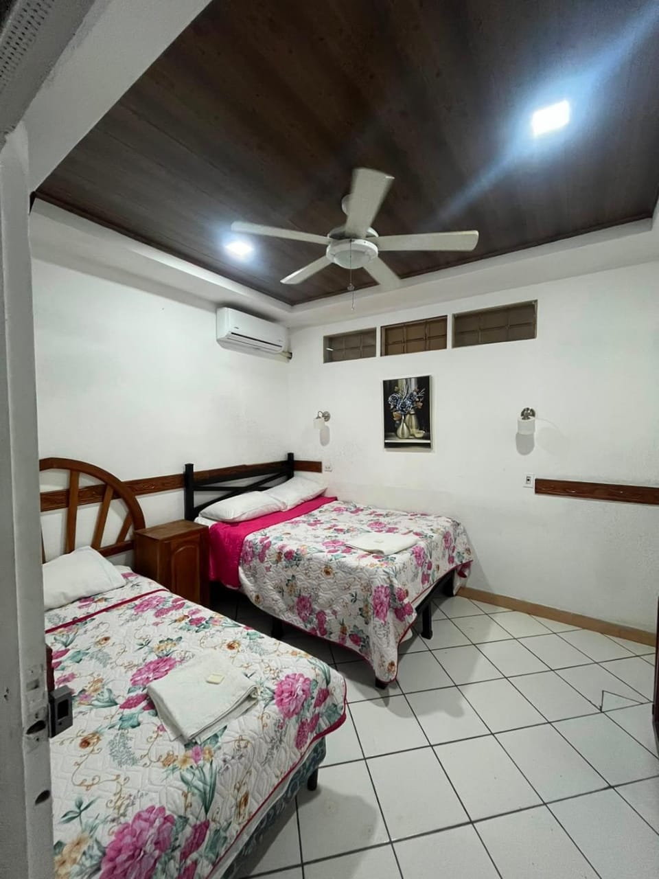 Bed, Bedroom, air conditioner