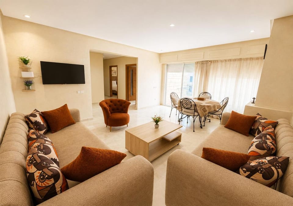 Seating area, Dining area